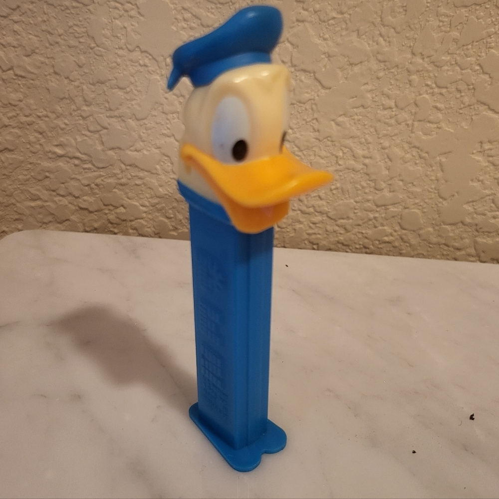 Vintage Daffy Duck Pez Container
